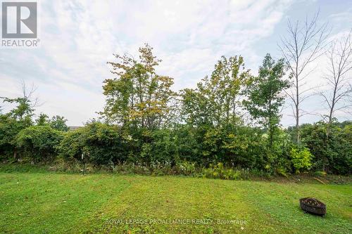 69 Ledgerock Court, Belleville, ON - Outdoor