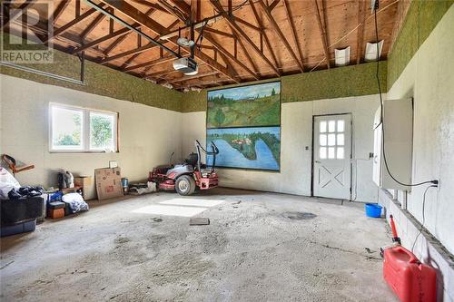 Oversized double car garage - 614 Froom Road, Cardinal, ON - Indoor