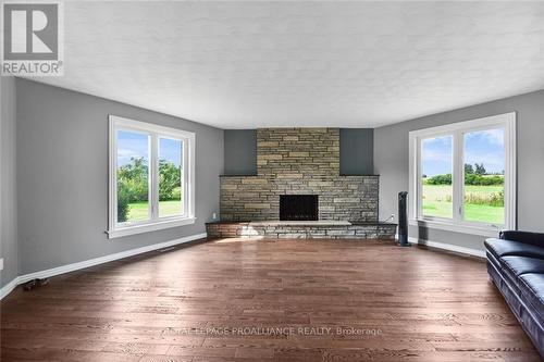 614 Froom Road, Edwardsburgh/Cardinal, ON - Indoor Photo Showing Living Room With Fireplace