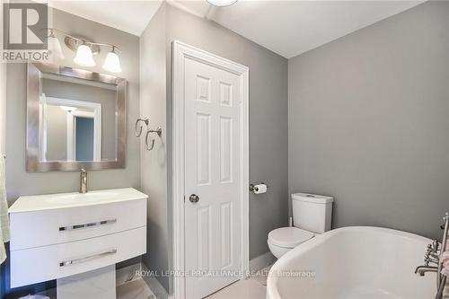 614 Froom Road, Edwardsburgh/Cardinal, ON - Indoor Photo Showing Bathroom