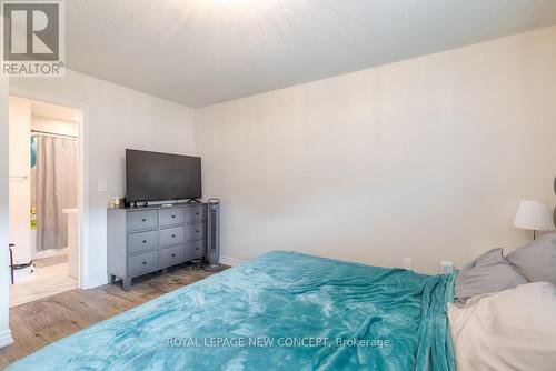 33 - 735 Sheppard Avenue E, Pickering, ON - Indoor Photo Showing Bedroom