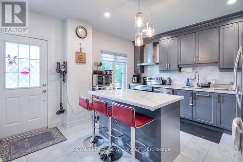 33 - 735 Sheppard Avenue E, Pickering, ON - Indoor Photo Showing Kitchen