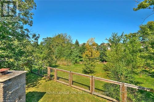 8103 Costabile Drive, Niagara Falls, ON - Outdoor