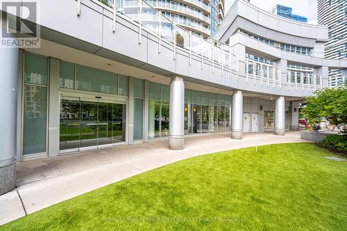 2503 - 208 Queens Quay W, Toronto (Waterfront Communities), ON - Outdoor