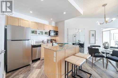 2503 - 208 Queens Quay W, Toronto (Waterfront Communities), ON - Indoor Photo Showing Kitchen