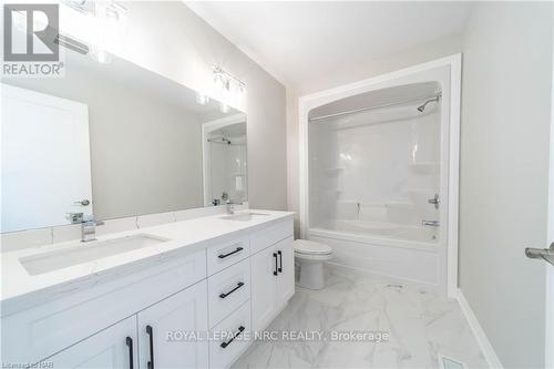 1 Alicia Crescent, Thorold, ON - Indoor Photo Showing Bathroom