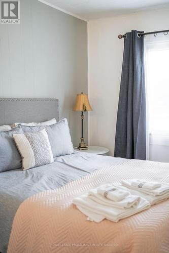 550 Old Highway 2, Quinte West, ON - Indoor Photo Showing Bedroom