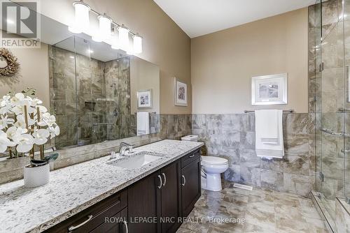 4 - 5622 Ironwood Street, Niagara Falls, ON - Indoor Photo Showing Bathroom