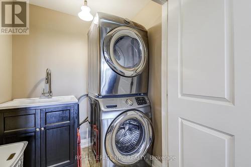 4 - 5622 Ironwood Street, Niagara Falls, ON - Indoor Photo Showing Laundry Room