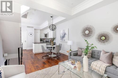 292 Merton Street, Toronto (Mount Pleasant West), ON - Indoor Photo Showing Living Room