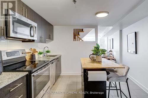 Th5 - 11 Superior Avenue, Toronto (Mimico), ON - Indoor Photo Showing Kitchen