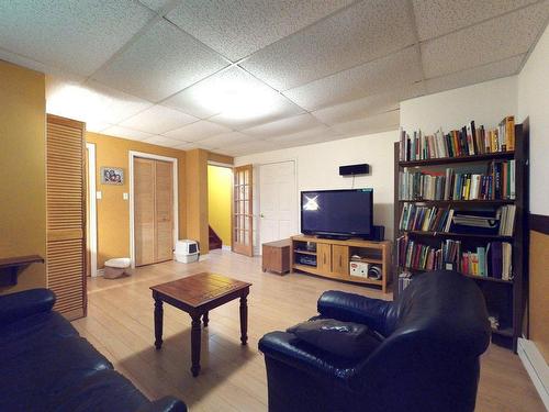 Salle familiale - 35 Ch. Des Bouleaux, Sainte-Anne-Des-Lacs, QC - Indoor