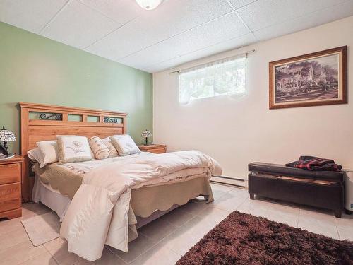 Bedroom - 35 Ch. Des Bouleaux, Sainte-Anne-Des-Lacs, QC - Indoor Photo Showing Bedroom