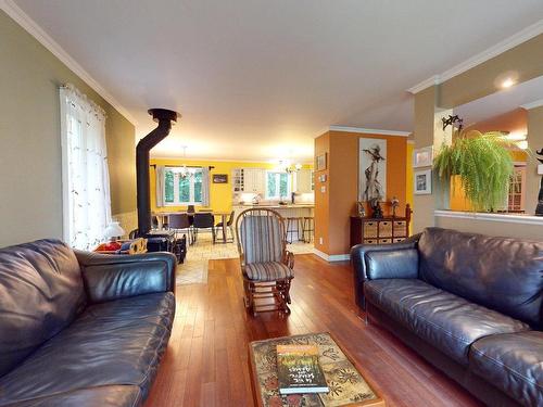 Salon - 35 Ch. Des Bouleaux, Sainte-Anne-Des-Lacs, QC - Indoor Photo Showing Living Room