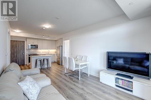 1206E - 20 Gatineau Drive, Vaughan, ON - Indoor Photo Showing Living Room