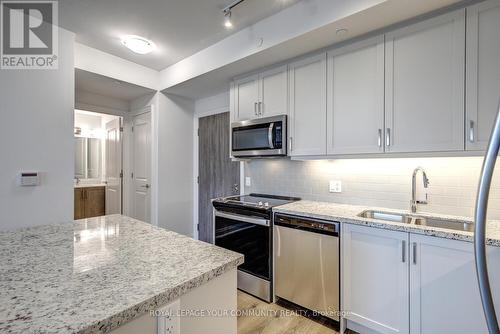 1206E - 20 Gatineau Drive, Vaughan, ON - Indoor Photo Showing Kitchen With Double Sink With Upgraded Kitchen