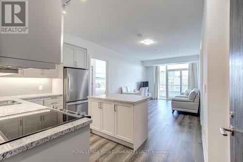 1206E - 20 Gatineau Drive, Vaughan, ON - Indoor Photo Showing Kitchen