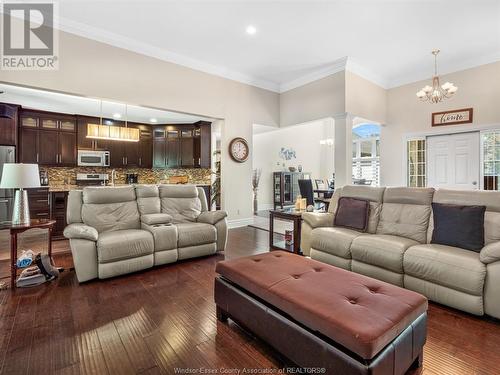 106 Links Drive, Amherstburg, ON - Indoor Photo Showing Living Room