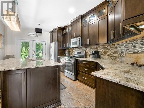 106 Links Drive, Amherstburg, ON - Indoor Photo Showing Kitchen With Upgraded Kitchen