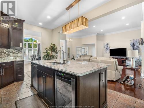 106 Links Drive, Amherstburg, ON - Indoor Photo Showing Kitchen With Upgraded Kitchen