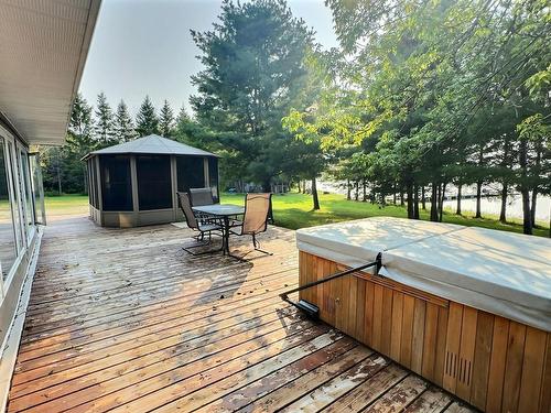 Terrasse - 355 Ch. De La Gap, Notre-Dame-Du-Nord, QC - Outdoor With Deck Patio Veranda With Exterior