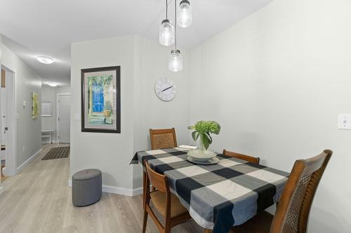 105-160 5 Avenue, Salmon Arm, BC - Indoor Photo Showing Dining Room