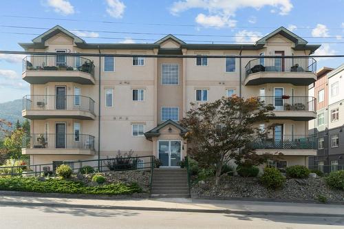 105-160 5 Avenue, Salmon Arm, BC - Outdoor With Facade