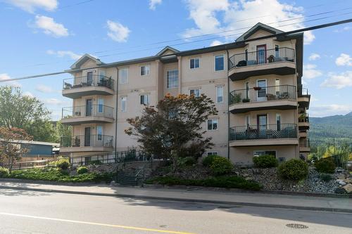 105-160 5 Avenue, Salmon Arm, BC - Outdoor With Facade