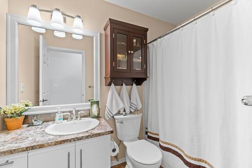 105-160 5 Avenue, Salmon Arm, BC - Indoor Photo Showing Bathroom