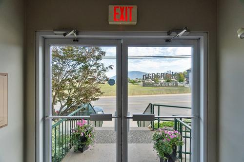 105-160 5 Avenue, Salmon Arm, BC - Indoor Photo Showing Other Room