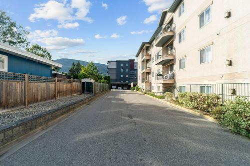 105-160 5 Avenue, Salmon Arm, BC - Outdoor