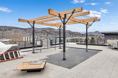 614-604 Cawston Avenue, Kelowna, BC - Outdoor With View