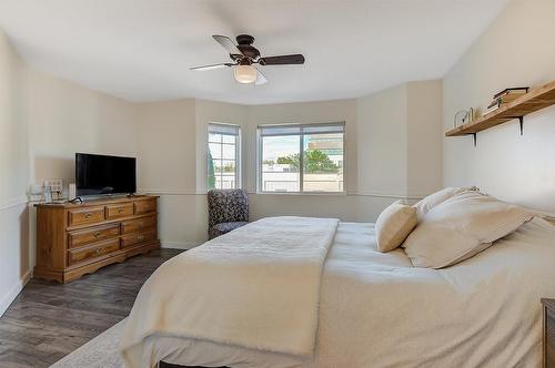 203-575 Doyle Avenue, Kelowna, BC - Indoor Photo Showing Bedroom