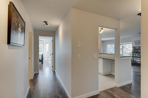 203-575 Doyle Avenue, Kelowna, BC - Indoor Photo Showing Other Room