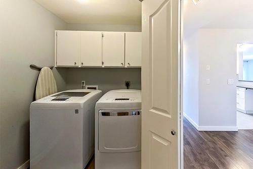 203-575 Doyle Avenue, Kelowna, BC - Indoor Photo Showing Laundry Room