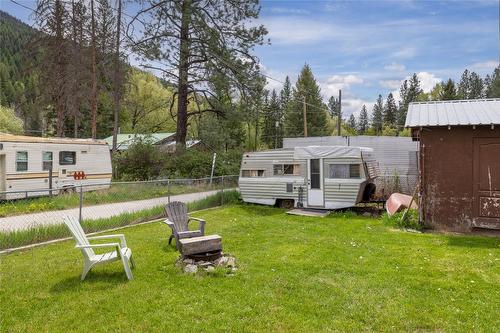 5836 33 Highway, Beaverdell, BC - Outdoor