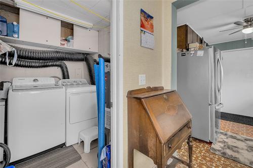 5836 33 Highway, Beaverdell, BC - Indoor Photo Showing Laundry Room