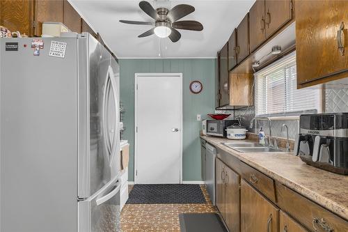 5836 33 Highway, Beaverdell, BC - Indoor Photo Showing Kitchen With Double Sink