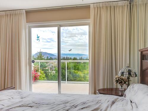 3645 Walnut Glen Drive, West Kelowna, BC - Indoor Photo Showing Bedroom