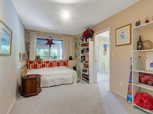 3645 Walnut Glen Drive, West Kelowna, BC - Indoor Photo Showing Bedroom