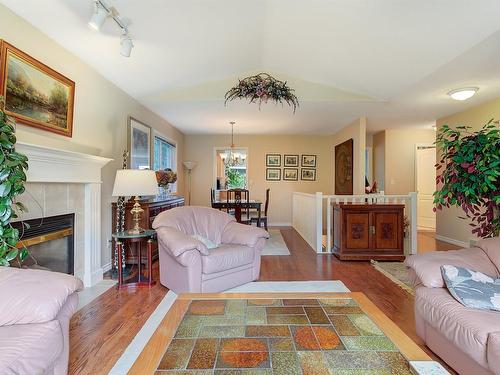 3645 Walnut Glen Drive, West Kelowna, BC - Indoor Photo Showing Living Room With Fireplace