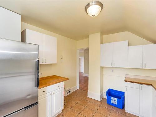 2808 Graham St, Victoria, BC - Indoor Photo Showing Kitchen