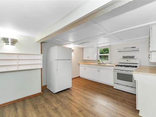 2808 Graham St, Victoria, BC - Indoor Photo Showing Kitchen