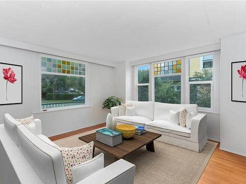 2808 Graham St, Victoria, BC - Indoor Photo Showing Living Room