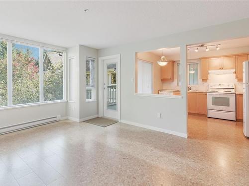 304-5660 Edgewater Lane, Nanaimo, BC - Indoor Photo Showing Kitchen