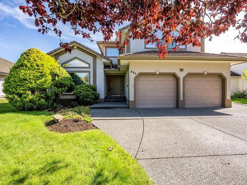 880 Monarch Dr, Courtenay, BC 