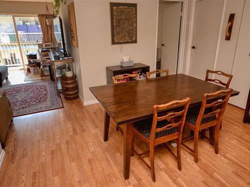 204-1116 Queens Ave, Victoria, BC - Indoor Photo Showing Dining Room