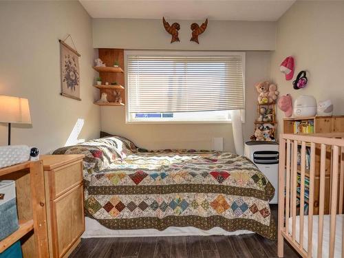 204-1116 Queens Ave, Victoria, BC - Indoor Photo Showing Bedroom