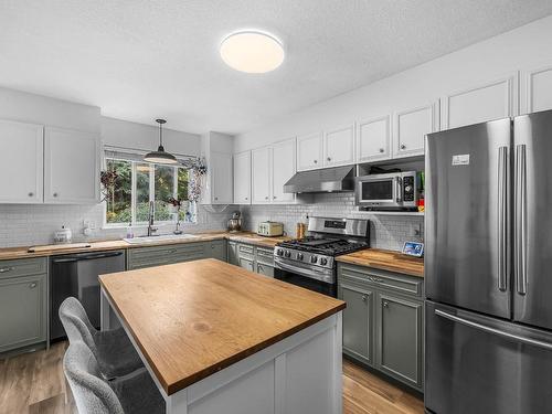 20-2084 Robson Place, Kamloops, BC - Indoor Photo Showing Kitchen