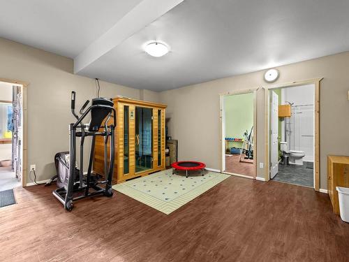 10325 Finlay Road, Kamloops, BC - Indoor Photo Showing Gym Room